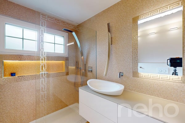 Einzigartige Gartenwohnung mit Aussenpool 9