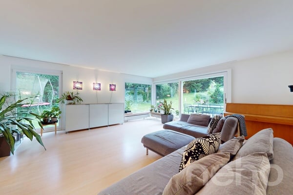 Stilvolles, renoviertes Doppel-EFH mit pflegeleichtem Garten 4