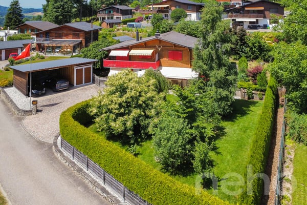Charmantes Einfamilienhaus mit grossem Umschwung 12