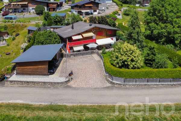 Charmantes Einfamilienhaus mit grossem Umschwung 2