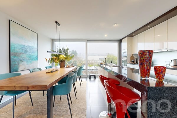 Ein leuchtender Schmuckkasten am Bielersee 2