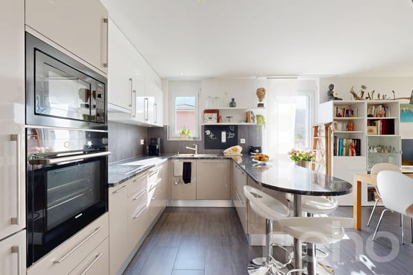 Très bel appartement lumineux et traversant avec grand balcon ! 5