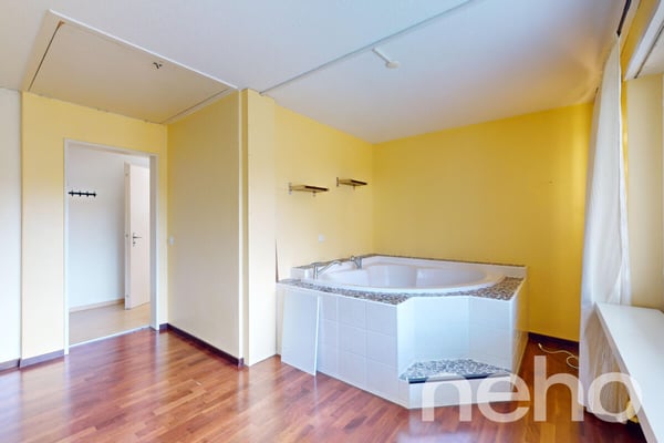 2 Zimmer Villa (610m2) mit Hallenbad, Sauna und Lift an bester Lage 11