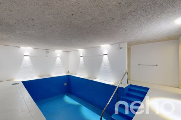 2 Zimmer Villa (610m2) mit Hallenbad, Sauna und Lift an bester Lage 5