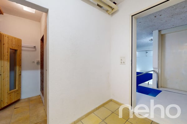 2 Zimmer Villa (610m2) mit Hallenbad, Sauna und Lift an bester Lage 10