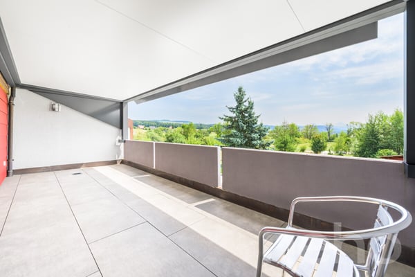 Moderne Doppelhaushälfte mit grossem Umschwung 11