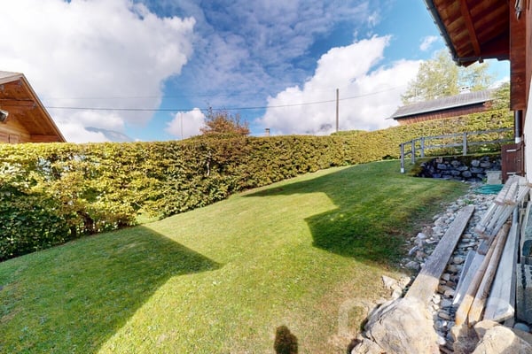Exclusif: Magnifique chalet de 4 chambres avec grand jardin 11