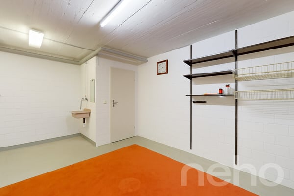 Gut erhaltene 1.5-Zimmer-Wohnung mit zusätzlichem Bastelraum 12