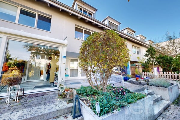 Grosszügiges Reihenmittelhaus mit Galerie und edlen Materialien 12