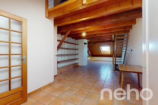 Appartement + bureau indépendant à Ursins ! 9