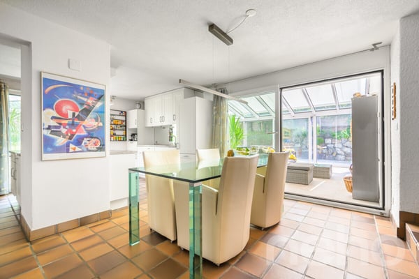 Exklusives EFH in Grabs mit Naturpool & Aussicht in Toplage 8