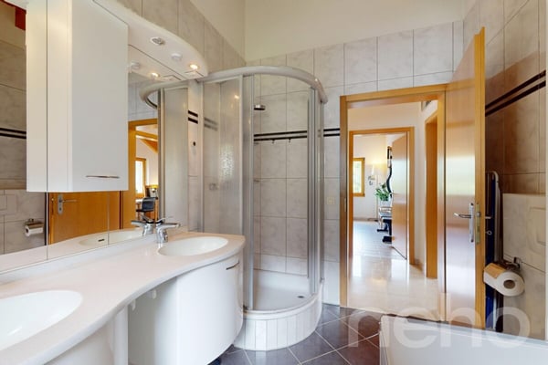 Dachwohnung mit Aussicht & Komfort 8