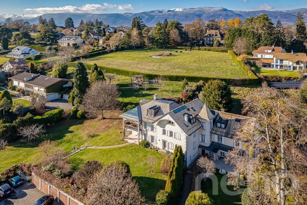 Prestigieux attique dans une maison historique rénovée 12