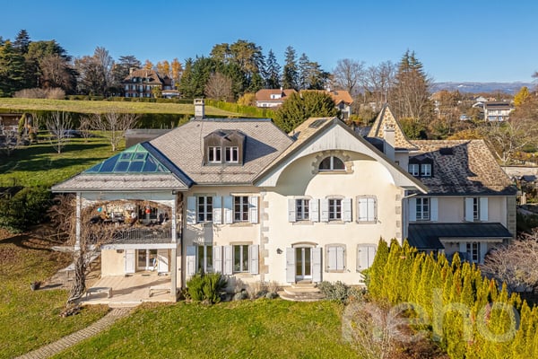 Prestigieux attique dans une maison historique rénovée 2