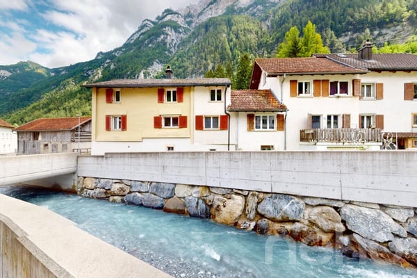 Haus mit Stall und 661 m² Grundstück in idyllischer Lage in Vättis SG 1