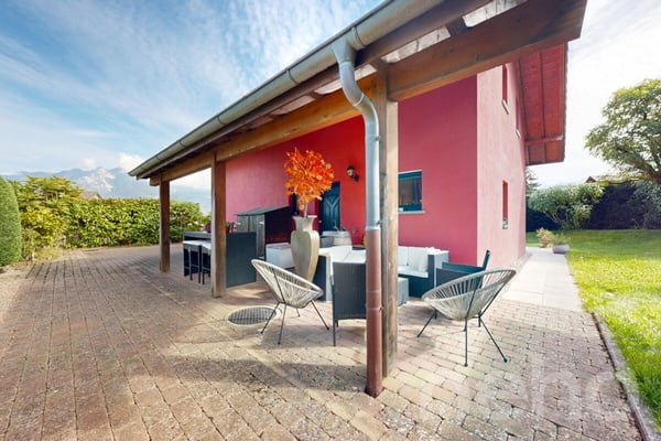 Charmante maison spacieuse avec bel espace extérieur 3