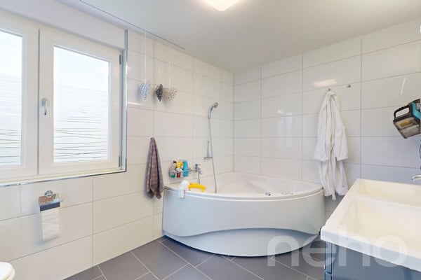 Familientraum mit Whirlpool, Garten, Terrassen und viel Platz 8