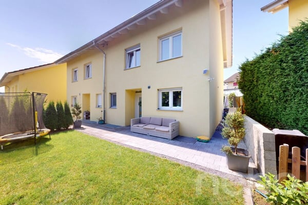 Familientraum mit Whirlpool, Garten, Terrassen und viel Platz 1