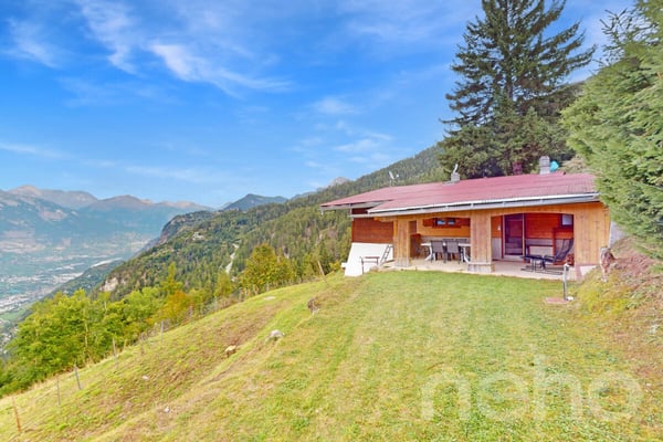 Charmant chalet mitoyen avec terrain et terrasse 1