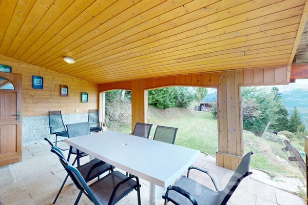 Charmant chalet mitoyen avec terrain et terrasse 2
