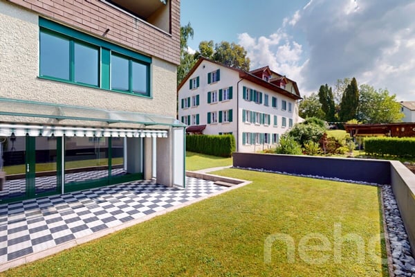 Moderne und renovierte Maisonette-Wohnung mit Gartensitzplatz 3