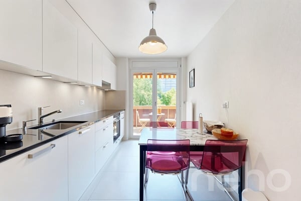 Appartement rénové avec balcon, emplacement idéal 5