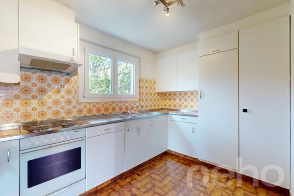 Vue panoramique et charme authentique: Un chalet à réinventer 10