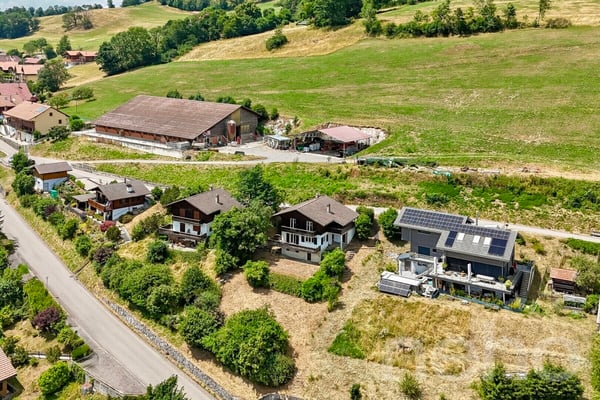 Vue panoramique et charme authentique: Un chalet à réinventer 5
