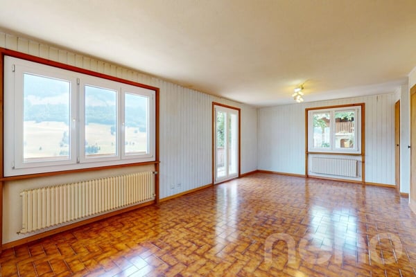 Vue panoramique et charme authentique: Un chalet à réinventer 8