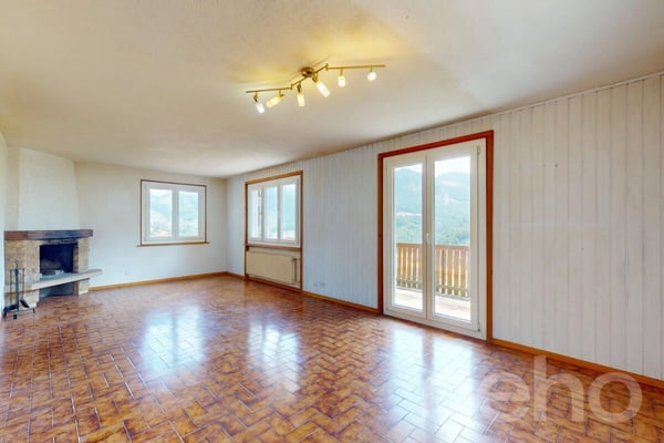 Vue panoramique et charme authentique: Un chalet à réinventer 9