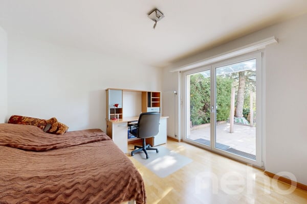 Freistehendes Einfamilienhaus mit grossem Garten und schöner Weitsicht 8