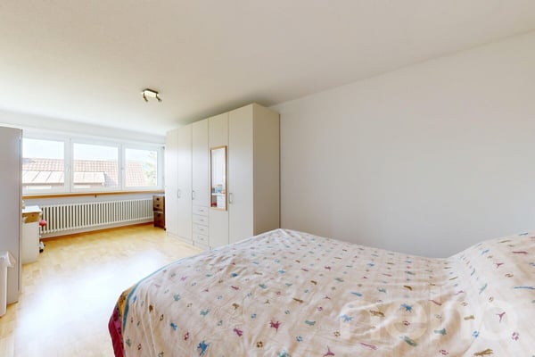 Freistehendes Einfamilienhaus mit grossem Garten und schöner Weitsicht 9