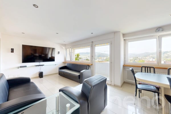 Freistehendes Einfamilienhaus mit grossem Garten und schöner Weitsicht 4