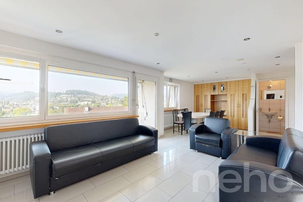 Freistehendes Einfamilienhaus mit grossem Garten und schöner Weitsicht 1