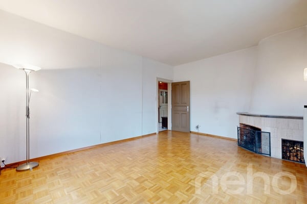 Grosszügiges Zweifamilienhaus mit Charakter und Potenzial 5