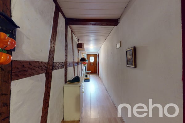 Grosszügiges und vollvermietetes Mehrfamilienhaus mit Gewerbeeinheit 12