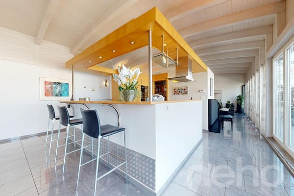 Attraktives Wohn- und Geschäftshaus mit stilvoller Wohnung 1