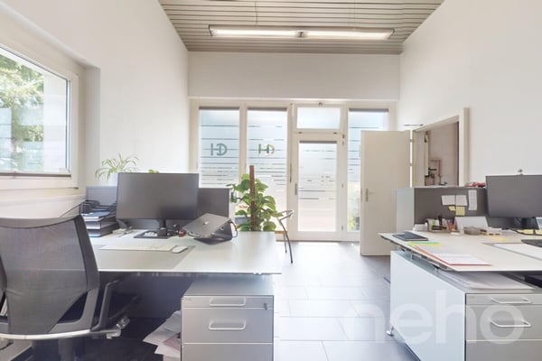 Attraktives Wohn- und Geschäftshaus mit stilvoller Wohnung 10