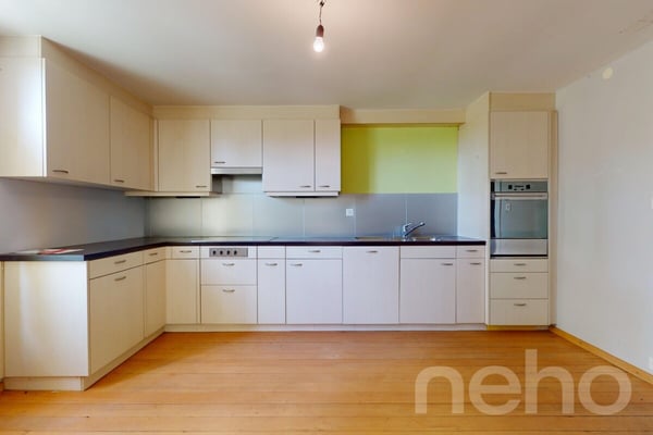 Zweifamilienhaus im Grünen mit 400 m² gewerblich nutzbarem Schuppen 7