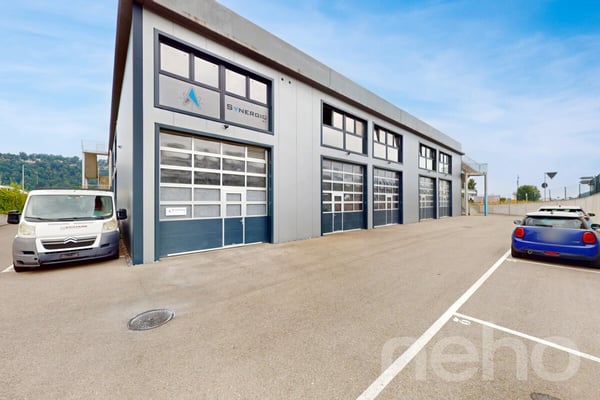 Local polyvalent pour exploitants ou investisseurs 12