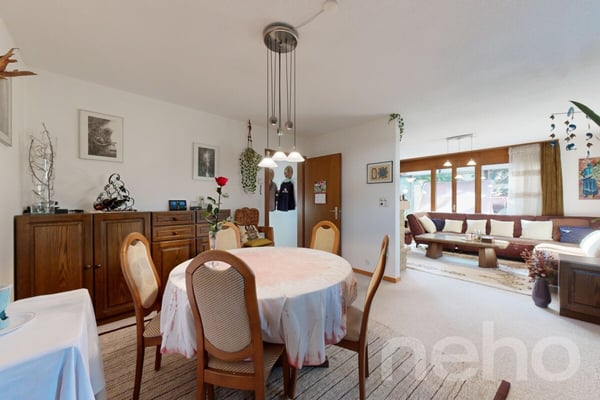 Charmante maison offrant un bel espace extérieur et une véranda 11