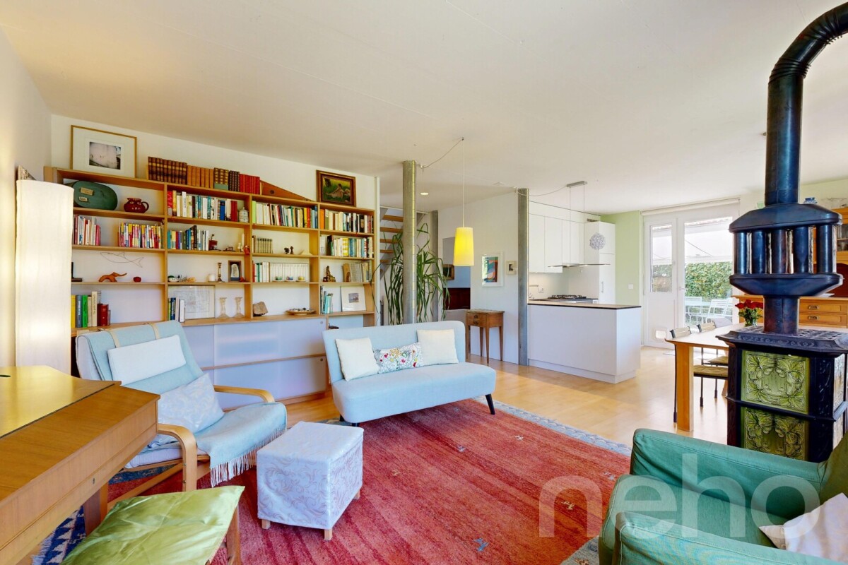 Immobilie in Rüfenach Ag - 8.5-Zimmer-Eckhaus in Rüfenach: Viel Platz für Familie und Home-Office - Bild 2