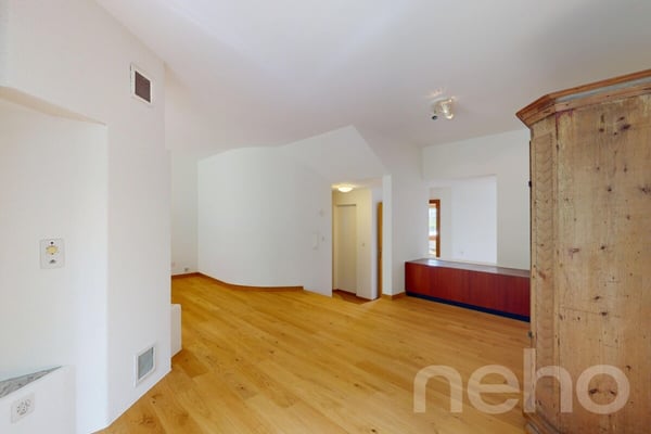 Gepflegtes 6-Zimmer Doppeleinfamilienhaus an bevorzugter Lage 7