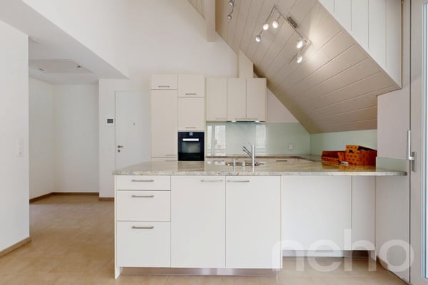 Moderne 4.5-Zimmer Dachwohnung mit Keller und grossem Estrich 3
