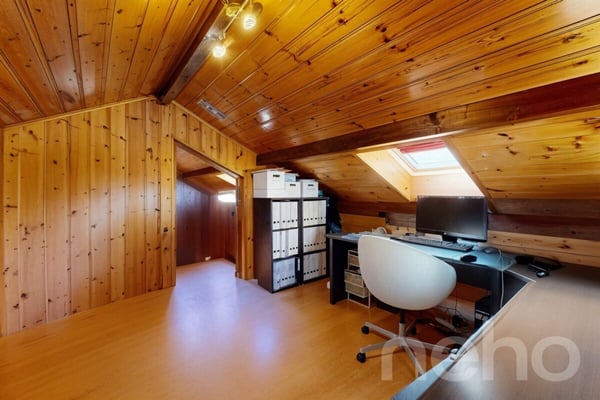 Chalet familial avec studio indépendant et terrain de 1 085 m² 10