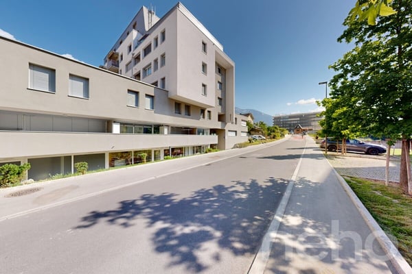 Superbe appartement 2,5 pièces comme neuf à Sierre 1
