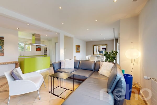 Unverbaubares Panorama: Exklusives 5.5-Zimmer-Einfamilienhaus mit Pool 4