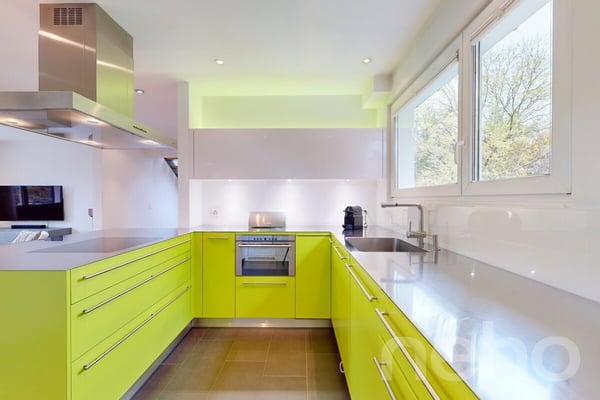 Unverbaubares Panorama: Exklusives 5.5-Zimmer-Einfamilienhaus mit Pool 5
