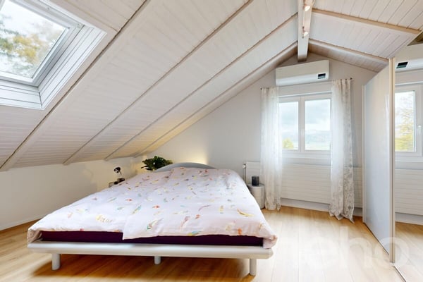 Unverbaubares Panorama: Exklusives 5.5-Zimmer-Einfamilienhaus mit Pool 10