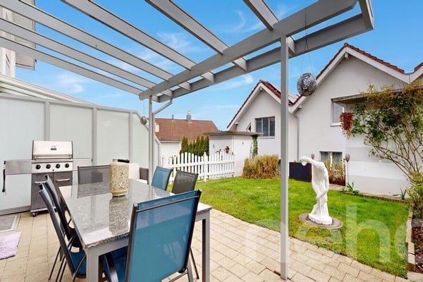 Modernes Reihenhaus mit viel Platz? an zentraler und ruhiger Lage 1